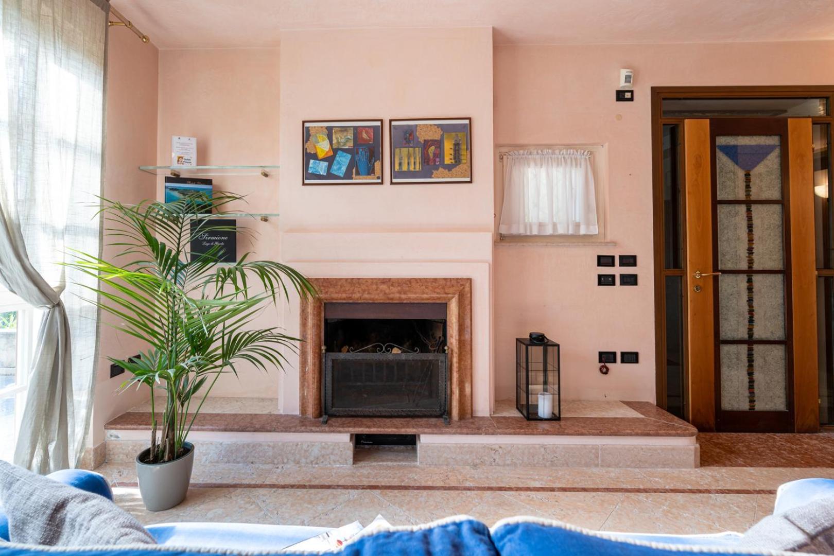 Hotel Desiree - Garda Lake Collection 시르미오네 외부 사진