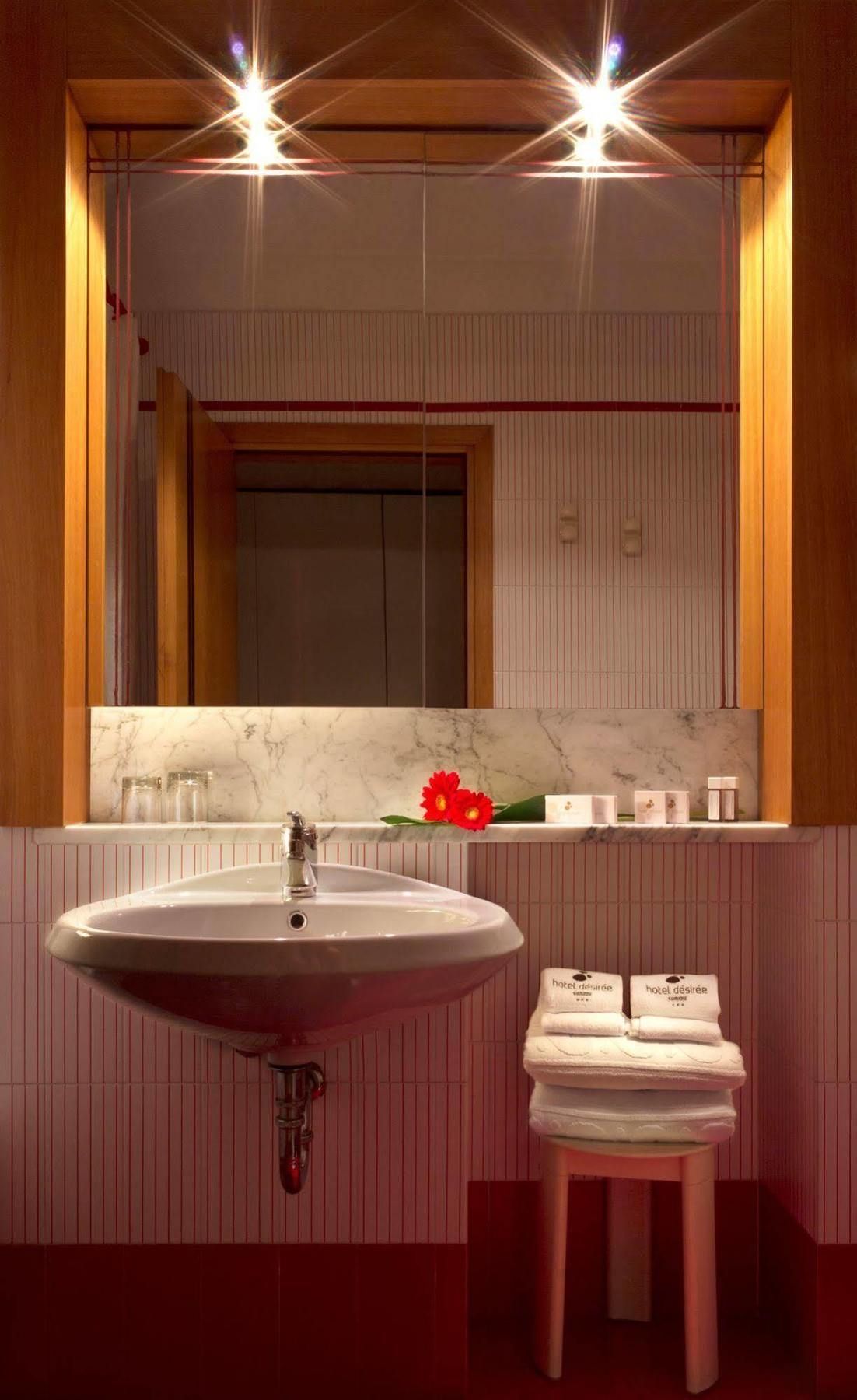 Hotel Desiree - Garda Lake Collection 시르미오네 외부 사진